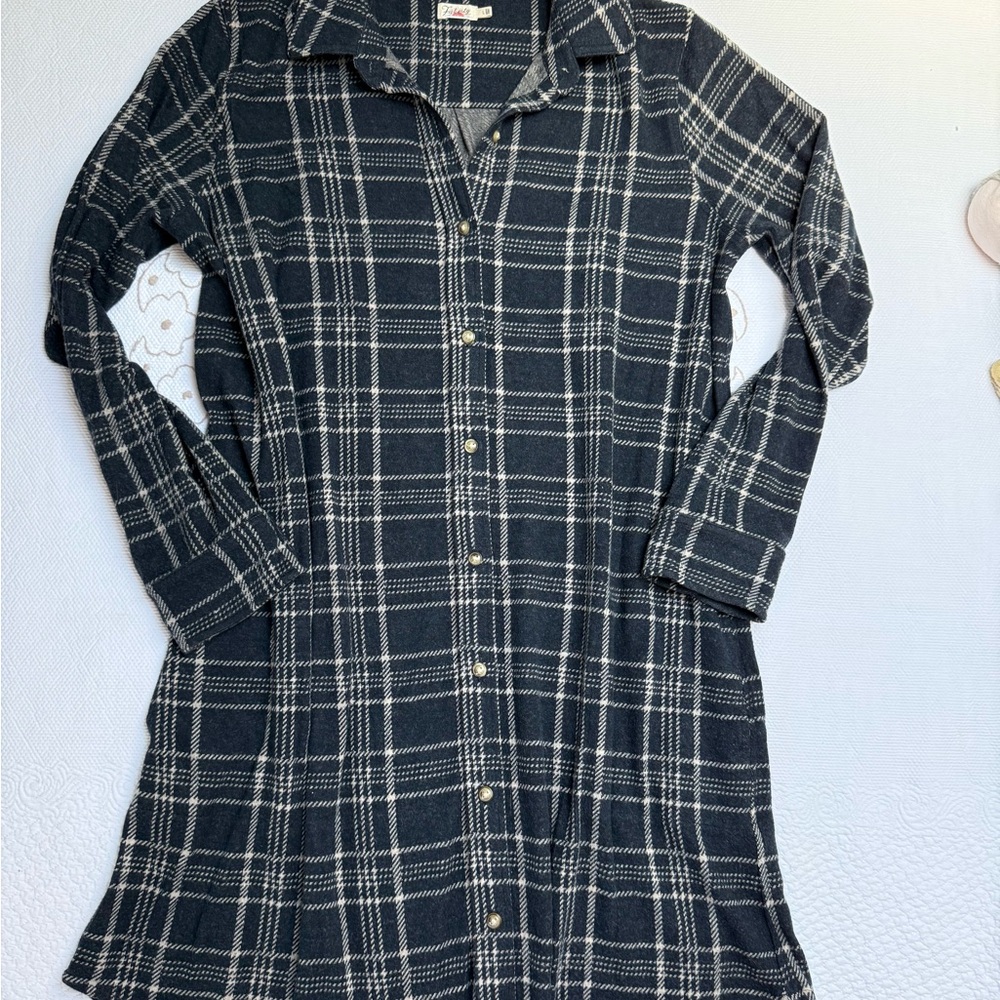Plaid Button-Front Shirt Dress in Black and Cream